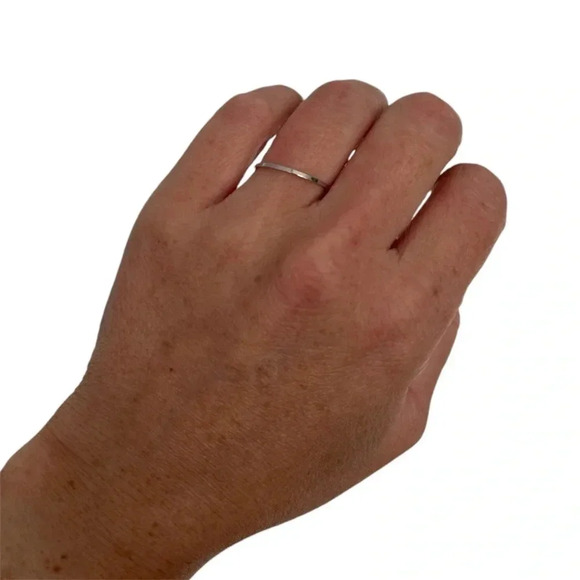 S925 Sterling silver 1mm delicate dainty ring - Picture 2 of 5
